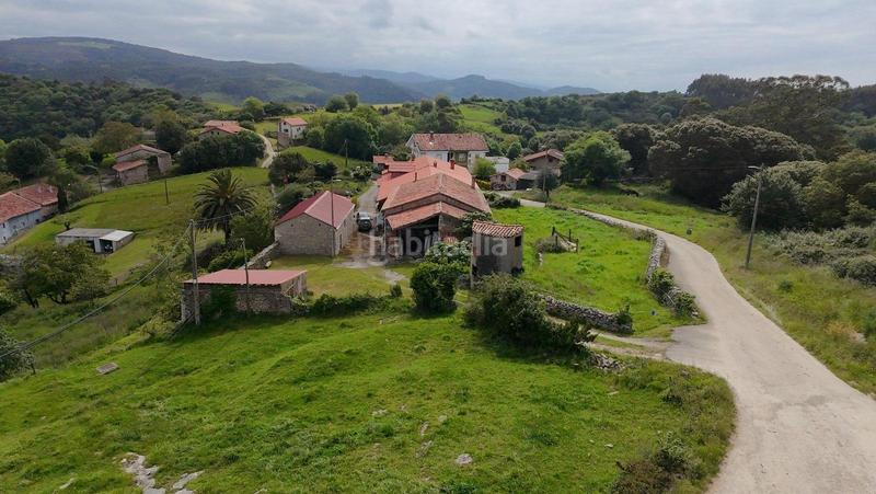 Foto 60a9b23f-1b24-4424-b0e5-f5c8d2eb21d4. Casa  con terreno en en Santillana del Mar