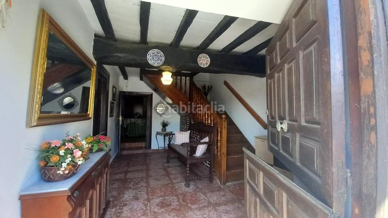 Foto a099f15f-9144-41d9-822a-61e4163bcab1. Casa  con terreno en en Santillana del Mar