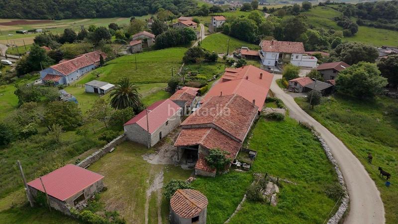 Foto dda7f885-2ba1-4a8c-9877-078d1a48c600. Casa  con terreno en en Santillana del Mar