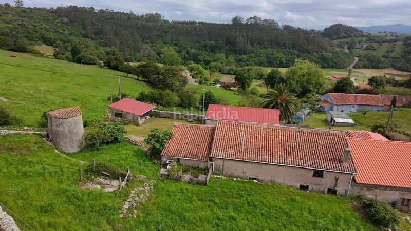 Foto fbcc4f3b-520c-4d19-aab9-2bc191342e65. Casa  con terreno en en Santillana del Mar