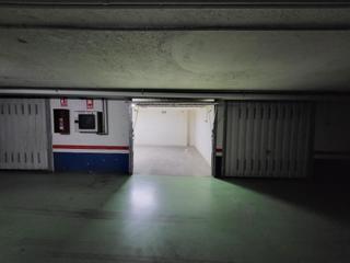 Parking coche en Avenida de Besaya
