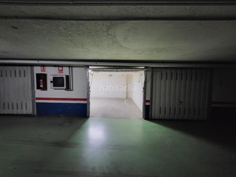 Foto 92000cc2-ce43-414d-af97-f8e868f7058a. Parking coche garaje cerrado en avda. del besaya en Torrelavega