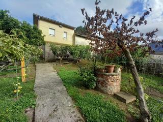 Casa a Covadonga - Campuzano - Ciudad Vergel. Casa independiente con terreno en torrelavega