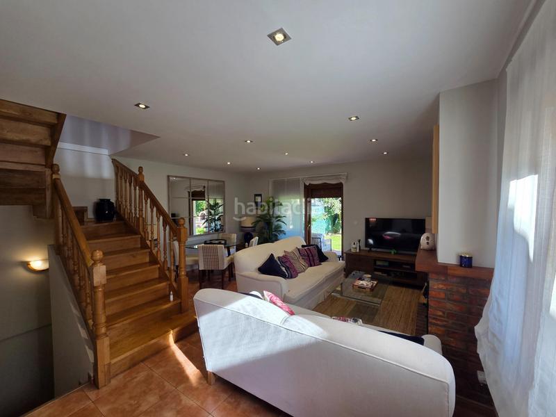 Foto 70ef285b-f1b5-44ec-82a9-927bbcb3def7. Casa pareada chalet pareado con jardin en hinojedo en Suances