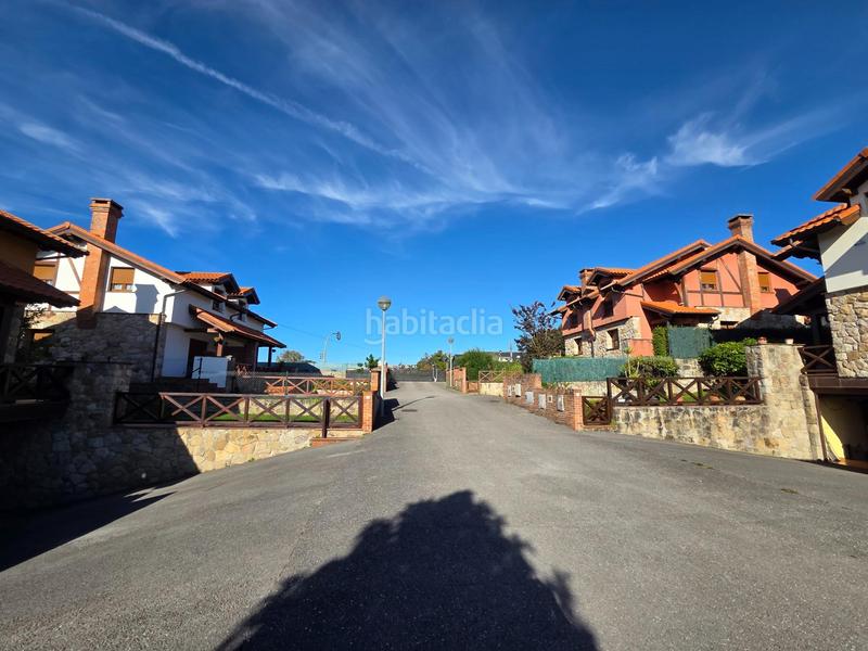 Foto c92e67b5-4409-4af4-956f-9da3daea13d0. Casa pareada chalet pareado con jardin en hinojedo en Suances