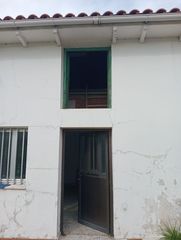 Reihenhaus in Reocín. Casa en planta baja con finca