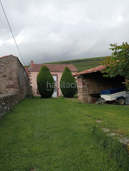 Foto 7a72e6e6-9aec-405a-b2d9-21db76c92bc7. Masia amb aparcament a Valdeolea
