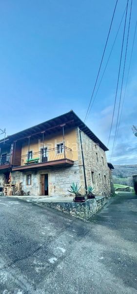 Foto 664d3182-44ab-4971-b022-1eef80ed9253. Maison dans Luena