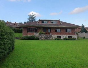 Haus in Cerezo - Aspla - Torres. Chalet independiente en torres