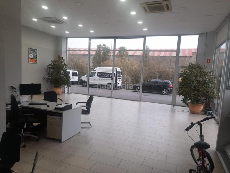 Foto efaf06c7-af11-42f7-ad91-980bb4ac0c09. Bâtiment à usage industriel avec chauffage dans Urduliz