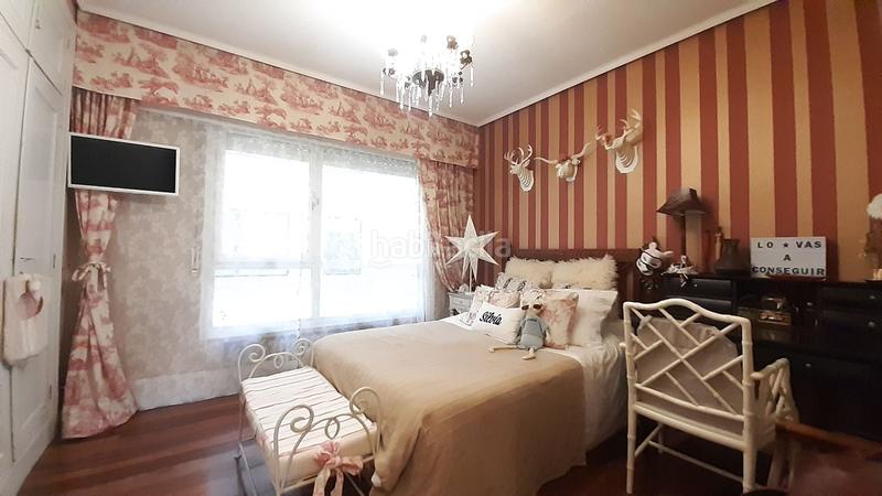 Foto 108869c3-4e14-435f-8a98-805e4ba962e1. Flat with parking in Las Arenas Getxo