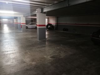 Parking coche  Avinguda carles iii. Plaza de parquing disponible en el centro