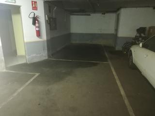Autoparkplatz  Carrer de sant andreu. Plaza de parquing a 1' estación tren