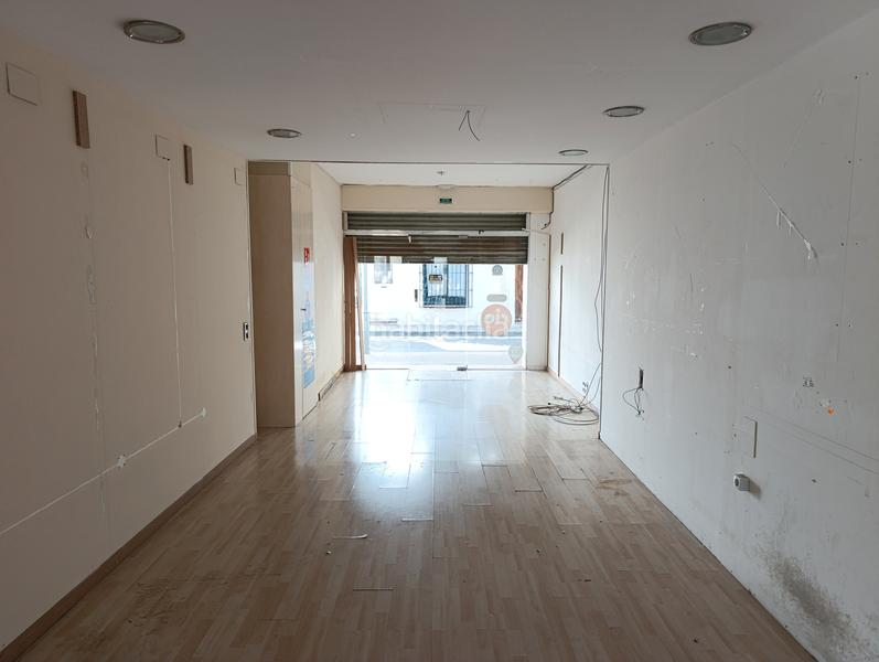 Foto 9758f76e-572d-4104-a436-c56d2442aad3. Lloguer local comercial a Centre Vilassar de Mar