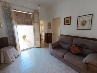 Semi detached house in El Barato. Casa tradicional del barato