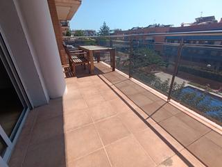 Zweistöckige Wohnung in Les Pinedes. Duplex orientacion sur