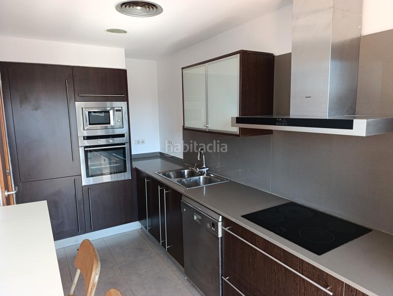 Foto 38142b5e-cb2c-4ea2-8b43-066b4df201ed. Duplex con riscaldamento parcheggio piscina in Les Pinedes Vilassar de Mar