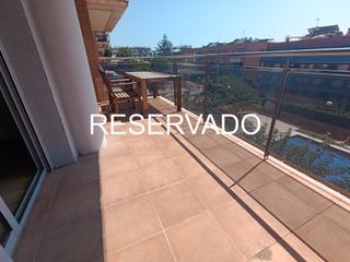 Zweistöckige Wohnung in Les Pinedes. Duplex orientacion sur
