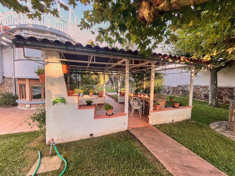 Foto 5d28a00e-56d6-4c13-b4ef-71562fa18543. Chalet con parcheggio piscina in Albelda de Iregua