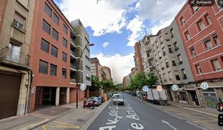 Parking voiture à Avenida de doce ligero de artillería 17
