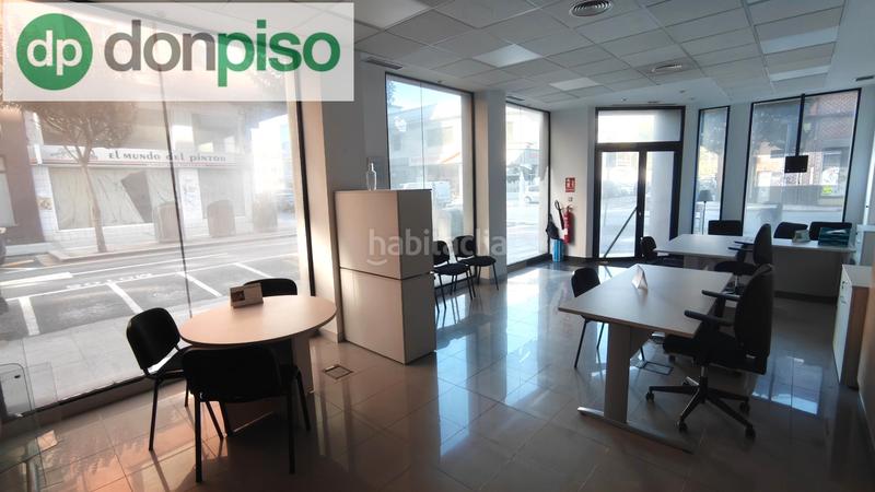 Foto 141cc810-c12e-4609-9713-f96e336c94a2. Alquiler local comercial en calle castilla 85 local comercial a pie de calle en Santander