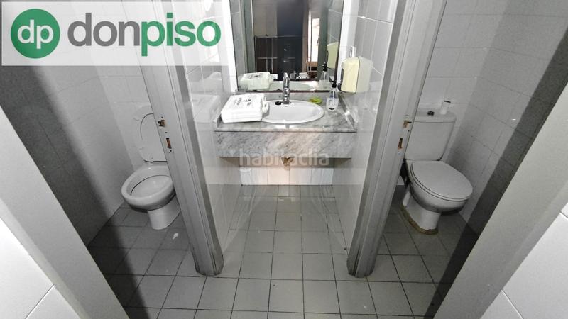 Foto 20ae3b7c-b1fd-4edd-9715-598ffc1f0d12. Location local commercial dans calle castilla 85 dans Santander