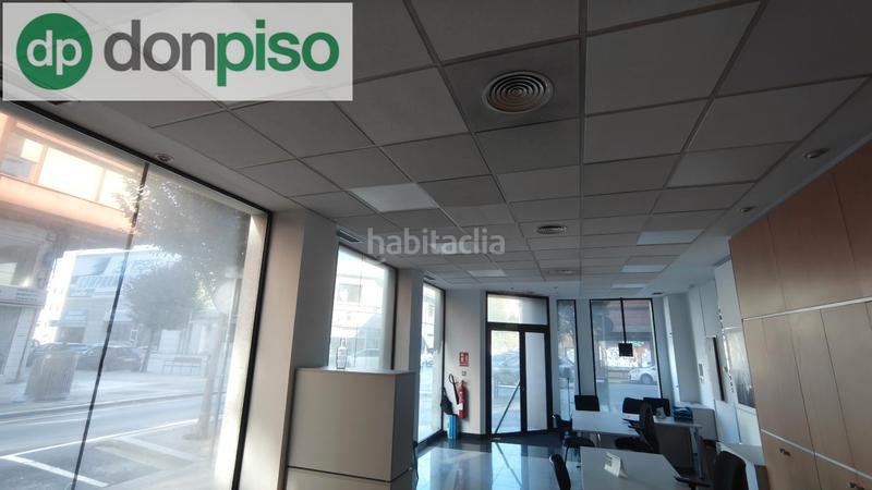 Foto 707ba3f5-0241-4de1-a410-fde08e3521ee. Location local commercial dans calle castilla 85 dans Santander