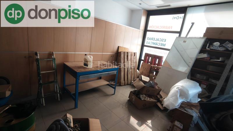 Foto cee09e0b-cc8f-4920-b7f7-82cf1f4e8c57. Rent business premise in calle castilla 85 in Castilla - Hermida Santander