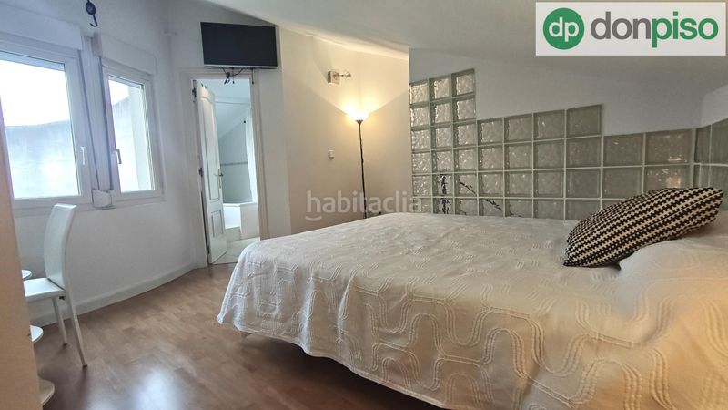 Foto 4a03e3bf-8980-47ae-a92c-e089a557eff3. Dúplex a calle jesús de monasterio 9 a Centro - Ayuntamiento Santander