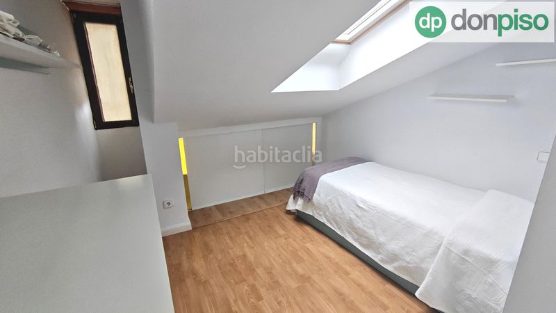 Foto e549321b-41b4-4d57-898b-acc61d82eec3. Dúplex a calle jesús de monasterio 9 a Centro - Ayuntamiento Santander