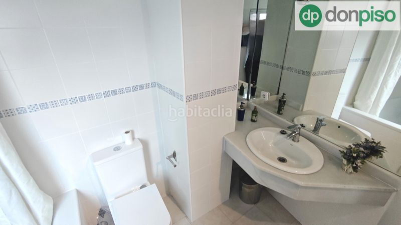 Foto fb16340a-1c9e-4501-a31a-f2cb9e8df158. Dúplex a calle jesús de monasterio 9 a Centro - Ayuntamiento Santander