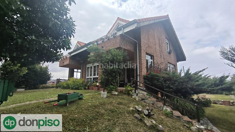 Foto 10d59026-4ddd-4c51-9219-ea123178d0a0. Chalet con camino parcheggio in Bezana - Prezanes Santa Cruz de Bezana