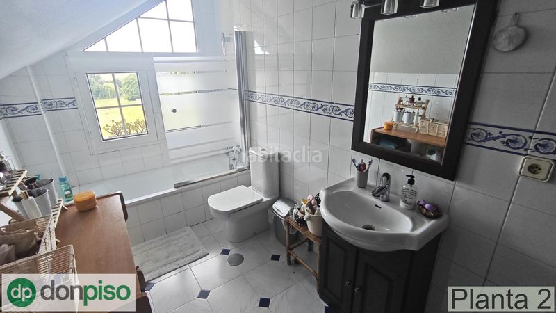 Foto 4c93a4dd-ba47-4f58-8883-f1f62e45cead. Chalet con camino parcheggio in Bezana - Prezanes Santa Cruz de Bezana