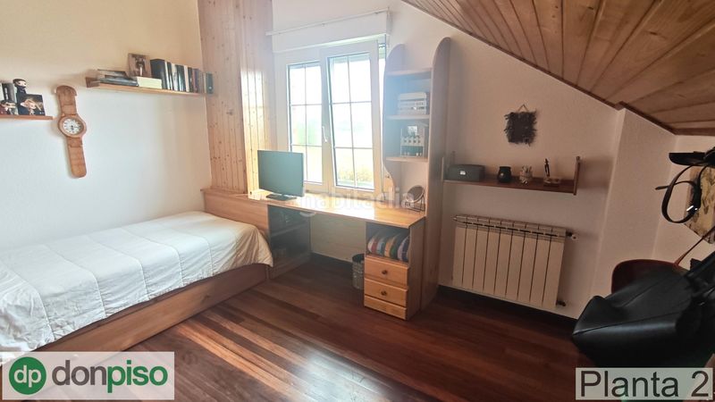 Foto bc062d1a-2162-48eb-9d0d-9fb839a95150. Chalet con camino parcheggio in Bezana - Prezanes Santa Cruz de Bezana