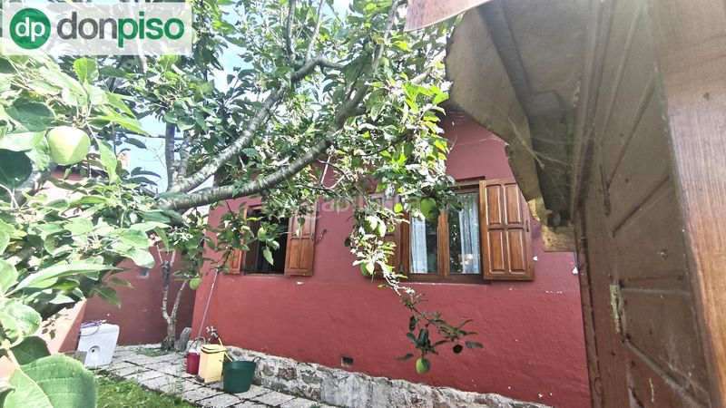 Foto 6238805a-1a5c-4887-8fee-6f0072e560da. Casa aparellada amb aparcament a Corrales de Buelna (Los)