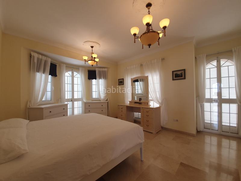 Foto f419bd8c-b6b1-4f04-b762-9d8896749b14. Lloguer casa amb aparcament piscina a La Alcaidesa