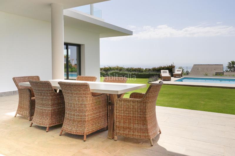 Foto 03e6ba64-3f65-4b2d-aa91-e91847c76571. Casa amb aparcament piscina a La Alcaidesa