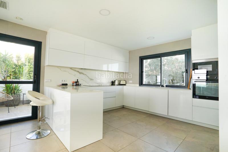 Foto be0fe6a5-419b-4a2d-bddb-6e2cc5ef6a0d. Casa amb aparcament piscina a La Alcaidesa