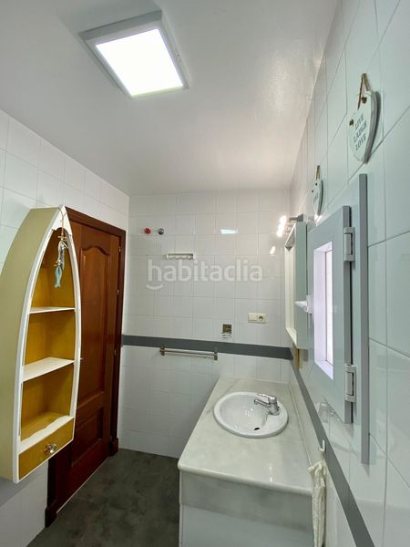 Foto f915211b-a4a5-4136-a9bf-29d75cae1c33. Casa adossada amb aparcament piscina a La Alcaidesa