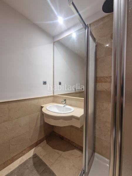 Foto 0ab7afa6-9d19-4154-9fe5-4442fbbbf0b8. Location rez-de-chaussée avec parking piscine dans La Alcaidesa