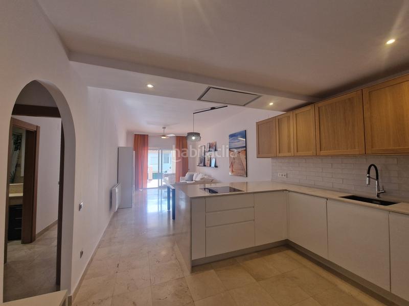 Foto 5dca478b-590d-43df-a28a-1babcab12c73. Location rez-de-chaussée avec parking piscine dans La Alcaidesa