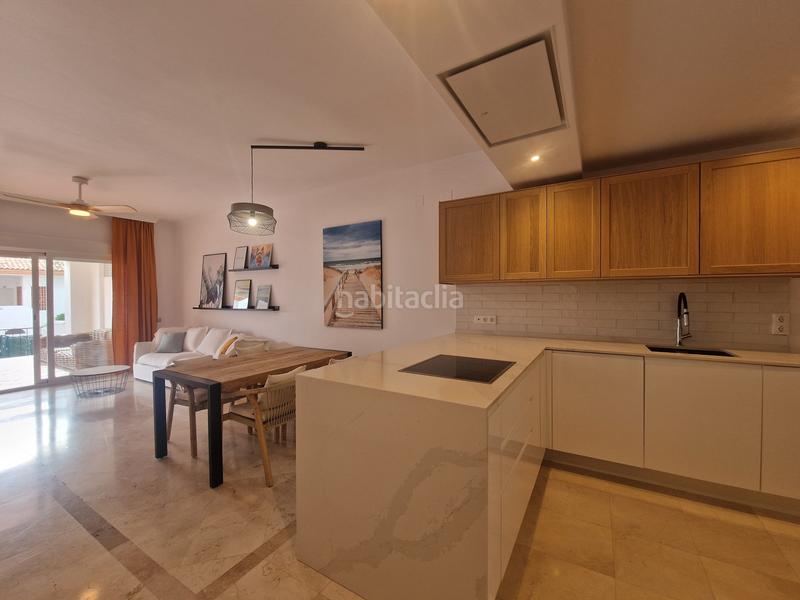 Foto 72b28c10-9405-45e4-bdf2-7d4eaf2c1bf4. Location rez-de-chaussée avec parking piscine dans La Alcaidesa