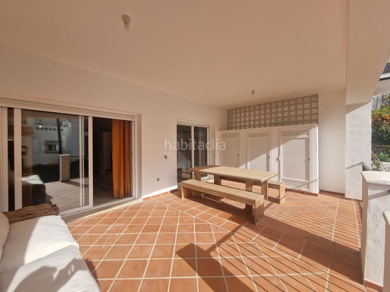 Foto 7b43a066-098a-481a-91cc-b4a00a68e845. Location rez-de-chaussée avec parking piscine dans La Alcaidesa