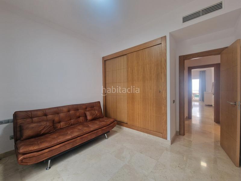 Foto 98407b36-d997-4745-99d8-2105dfd1e4d7. Location rez-de-chaussée avec parking piscine dans La Alcaidesa