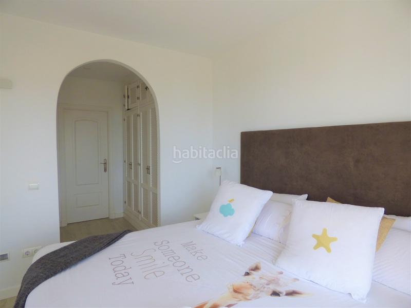 Foto 19ecca56-ca94-429a-9a13-526769e5797d. Casa adossada amb aparcament piscina a La Alcaidesa