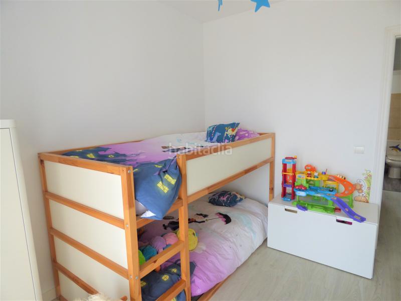 Foto b935d03b-f2ed-4e53-a585-64fc5381ade0. Casa adossada amb aparcament piscina a La Alcaidesa