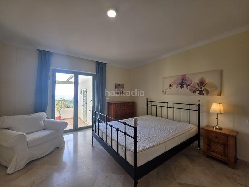 Foto 77a2dd70-2509-4f11-aeb2-390c33a93480. Planta baixa amb aparcament piscina a La Alcaidesa