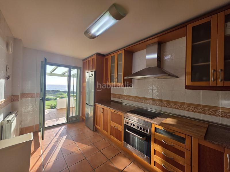 Foto 7fe013d1-6a04-4be3-9470-2495e4f1f58d. Planta baixa amb aparcament piscina a La Alcaidesa