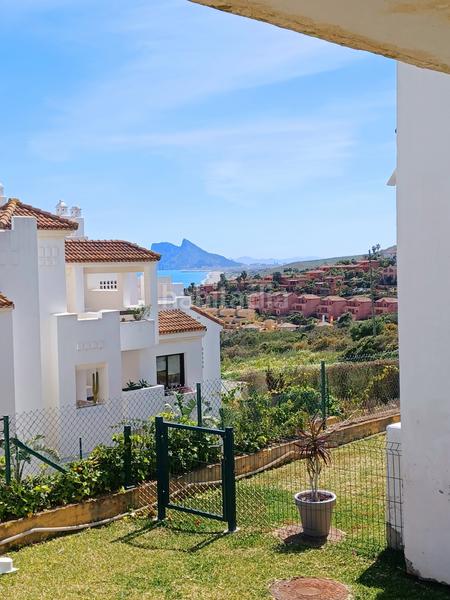 Foto 1430daed-269f-4a15-b79c-cbc2bf15eb7c. Rent ground floor with parking pool in La Alcaidesa