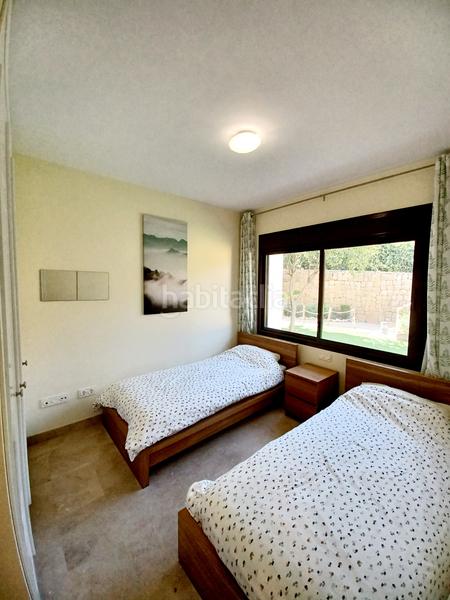 Foto 294c87c8-e095-43c3-a9de-837069a0f980. Rent ground floor with parking pool in La Alcaidesa